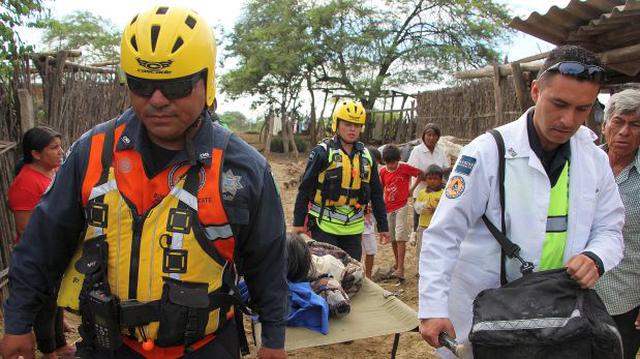 Rescatistas de México evacúan enfermos de zonas inundadas - 1