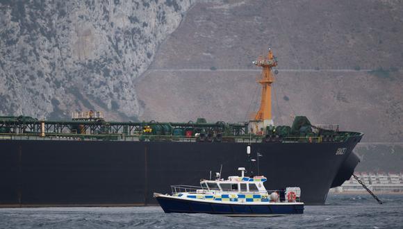 El presidente de Irán advirtió el miércoles a Reino Unido que su decisión de detener a un petrolero iraní -en la imagen- en costas de Gibraltar la semana pasada tendría "consecuencias". (AFP)