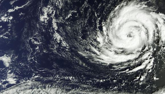 La llegada de los remanentes del huracán Ofelia a las Islas Británicas coincide con el aniversario de la Gran Tormenta que dejó 18 muertos en 1987. (EFE).