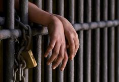 EEUU: Condenan a 263 años de cárcel a expolicía por violación