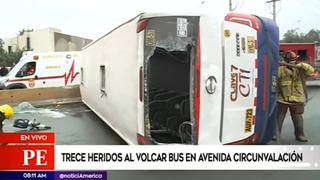 Vuelco de bus deja al menos 13 heridos en el cruce de avenidas Circunvalación y Canadá