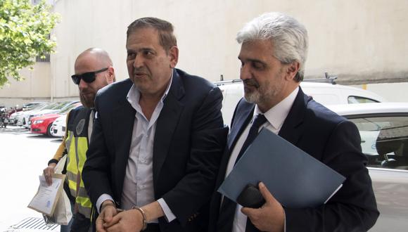 Alonso Ancira, titular de Altos Hornos de México, es trasladado a los tribunales de Palma de Mallorca el 29 de mayo de 2019 tras ser detenido en la isla española. (Foto: STR / AFP)