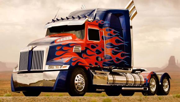 ¿Cuál es el camión que “da vida” a Optimus Prime y cuáles son sus características en la vida real?