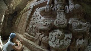 Hallan espectacular friso maya en centro arqueológico de Guatemala