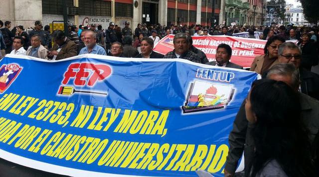 Marcha contra ley universitaria ocupó las calles de Cercado - 5