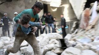 Siria: 121 muertos por bombardeos del régimen contra Alepo