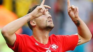 Crónica: Suiza fue un reloj y selló el 2-1 en el minuto final