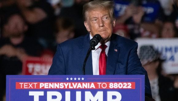 El expresidente de Estados Unidos y aspirante a la presidencia de 2024, Donald Trump, habla durante un mitin de campaña en Erie, Pensilvania, el 29 de julio de 2023. (Foto de Joed Viera / AFP)