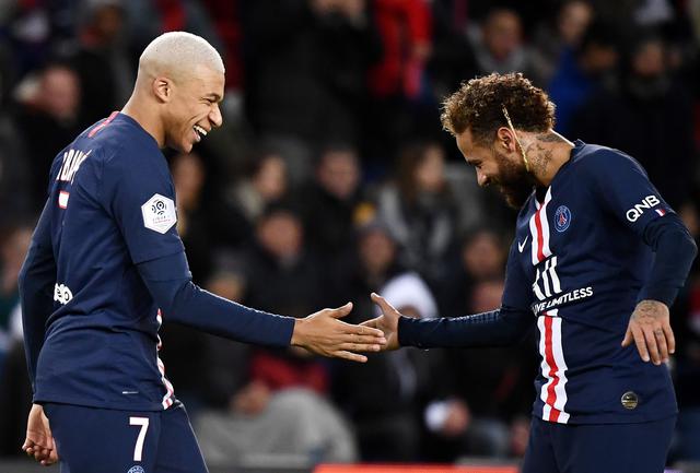 Kylian Mbappé y Neymar encabezan el once ideal de la primera parte del campeonato francés. (Foto: AFP / FRANCK FIFE)