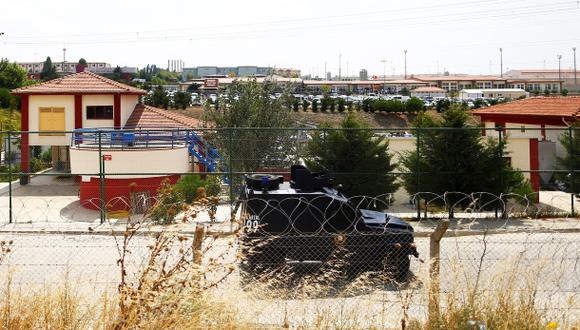 Turquía libera espacio en sus cárceles tras intentona golpista