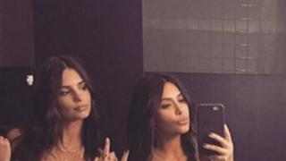 Topless reivindicativo de Kim Kardashian y Emily Ratajkowski