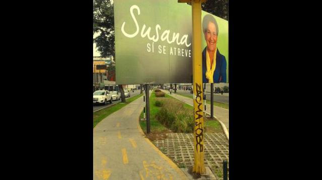 Panel publicitario de Susana Villarán invadió ciclovía  - 1