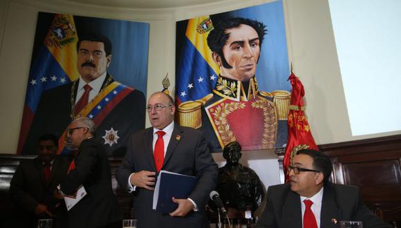 Diego Molero, embajador de Venezuela en el Perú. (Rolly Reyna / El Comercio).