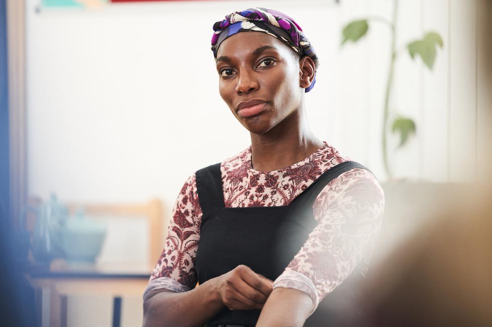 Michaela-Moses Ewuraba O Boakye-Collinson, más conocida como Michaela Coel, es una actriz británica que ha tomado notoriedad por su papel de Arabella Essiedu en la serie “I May Destroy You”.  (Foto: HBO Max)