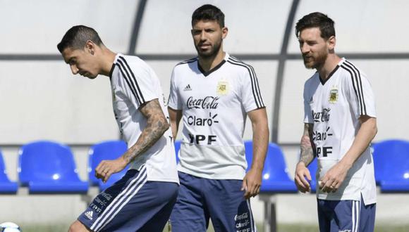 Sergio Agüero bromeó con los goles de Ángel Di María y Lionel Messi. (Foto: AFA)