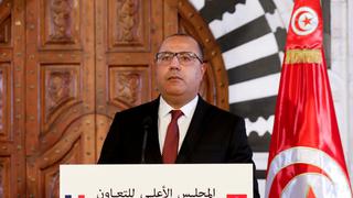 Primer ministro de Túnez acepta ceder su cargo en plena crisis política
