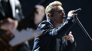 U2 le rindió tributo a las víctimas de los ataques en París