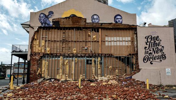 Una pared colapsada del edificio donde trabajó Louis Amstrong en Nueva Orleans debido al huracán Ida. (EFE / EPA / DAN ANDERSON).