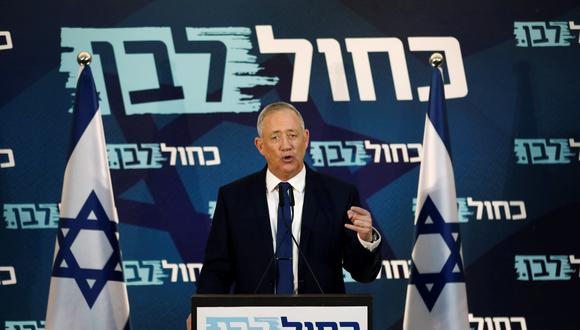 El líder de la coalición centrista Azul y Blanco, Benny Gantz, le pidió al primer ministro en funciones, Benjamín Netanyahu, renunciar ante las acusaciones por corrupción presentadas por la Fiscalía Israelí. (Reuters)