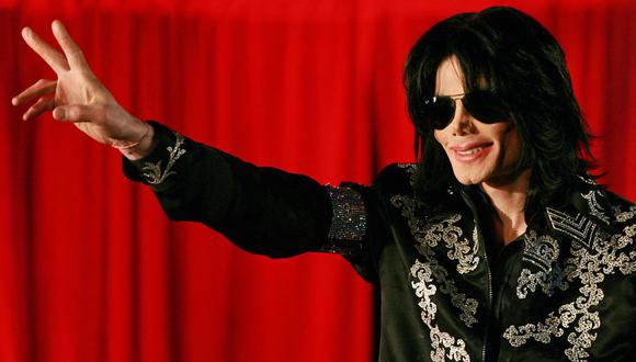 Un 28 de agosto del 2009, la autopsia al cuerpo de Michael Jackson confirma que su muerte fue un "homicidio involuntario" por intoxicación aguda del anestésico "Propofol" y otros calmantes. (CARL DE SOUZA / AFP).