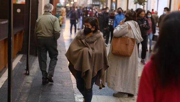 El frío se ha intensificado en Lima durante la temporada de invierno. (GEC)