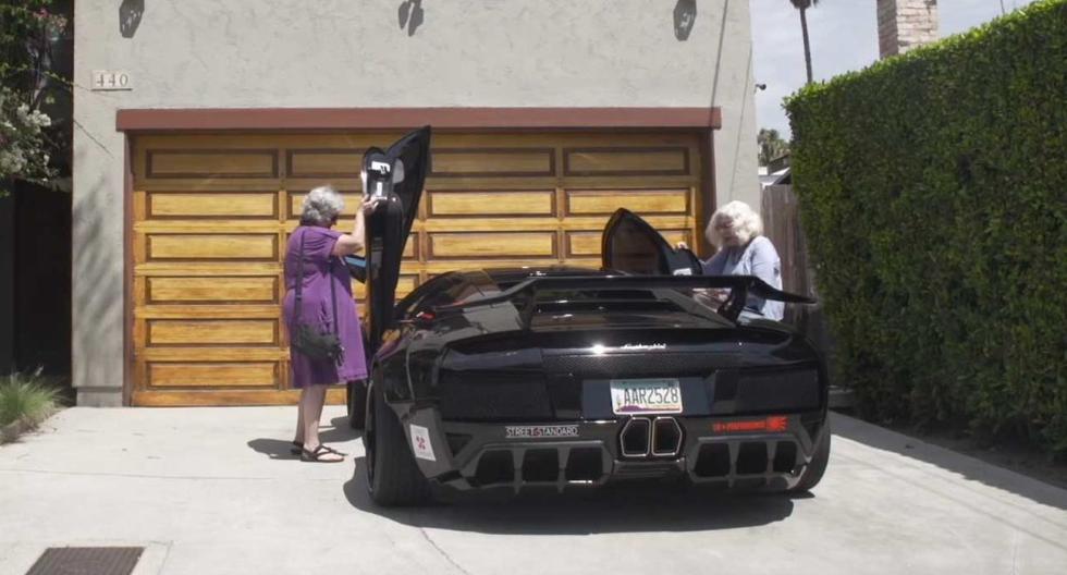 Two Grandmas \'Tear Rubber\' in Widebody Lamborghini Murcielago