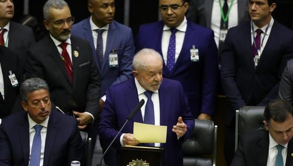 El presidente de Brasil, Luiz Inácio Lula da Silva, ofrece un discurso ante el Parlamento durante su investidura en Brasília. (EFE/ Jarbas Oliveira).