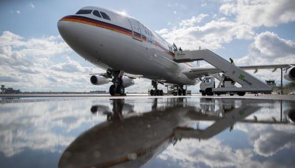 El avión oficial en el que viajaba llevaba alrededor de una hora de vuelo y se encontraba sobre el espacio aéreo holandés cuando se detectó el problema. (Foto: AFP)