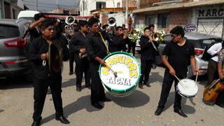 Tacna: a ritmo de tunantadas despiden a padre e hijo sepultados por huaico | FOTOS