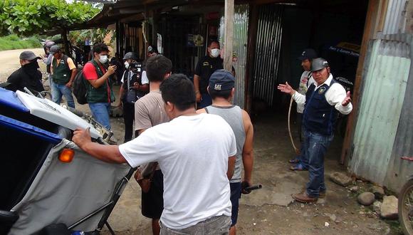 Un grupo de obreros fue intervenido en una construcción ubicada entre los jirones Pedro de Urzúa y Ricardo Palma, en el barrio Huayco (Tarapoto). (Foto: Hugo Anteparra)