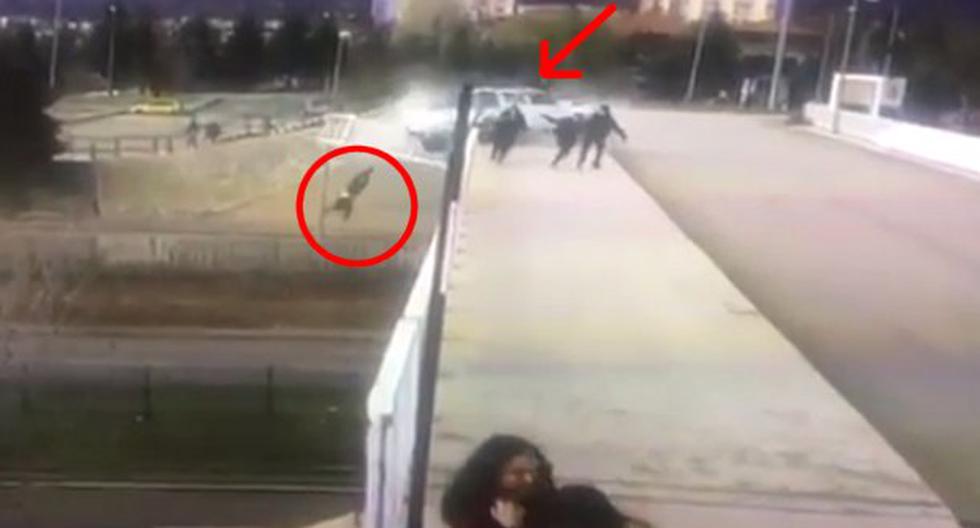 Turquí sorprendida por accidente de tránsito. (Foto: Captura YouTube)