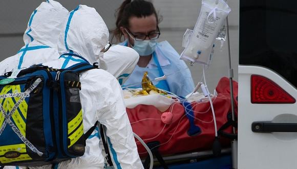 Se buscará determinar si las vacunas actuales son eficaces con esta nueva cepa.. (Foto: LOIC VENANCE / AFP)