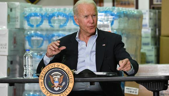 El presidente de los Estados Unidos, Joe Biden, participa en una reunión informativa con los líderes locales tras el huracán Ida en el municipio de Hillsborough, Nueva Jersey, el 7 de septiembre de 2021. (MANDEL NGAN / AFP).