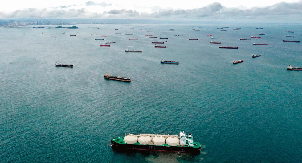 Aerial view of cargo ships waiting at the entrance of the Panama Canal at Panama Bay off Panama City, on August 23, 2023. The Panamanian government denied on August 22, 2023, the president of Colombia, Gustavo Petro, who on the eve said that the Panama Canal was closed due to lack of water. "The Panama Canal keeps its operations and free transit open to facilitate mobility and world trade," the Panamanian Ministry of the Presidency said in its account on the social network X (formerly Twitter). (Photo by Luis ACOSTA / AFP)
