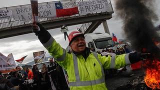 Chile: sindicatos paralizan Codelco, la mayor empresa mundial del cobre; gobierno lo niega