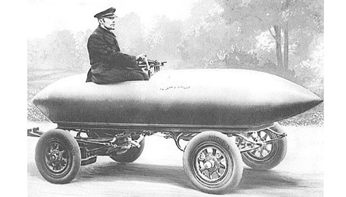 This engraving portrays the bullet-shaped electric vehicle that exceeded 100km/h.  (Photo: Wikipedia)