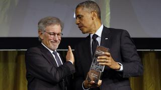 Spielberg condecoró a Obama con premio de Fundación Shoah