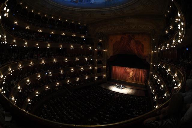 Juan Diego Flórez en el Teatro Colón de Buenos Aires (Foto: EFE)