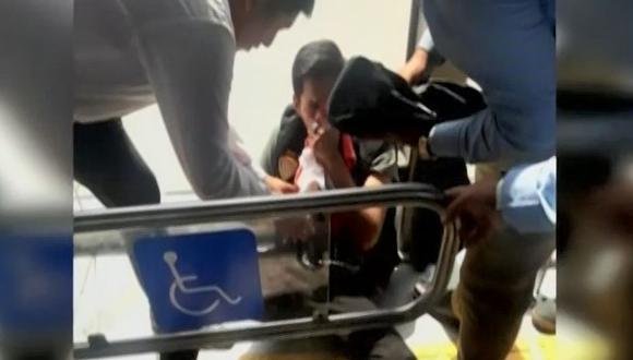 El suboficial fue llevado al hospital Augusto B. Leguía, en el Rímac. (Foto: Captura/América Noticias)