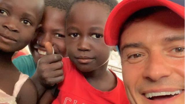 Orlando Bloom en Mozambique, donde se ha interesado especialmente por la situación de los niños. (Foto: Instagram)