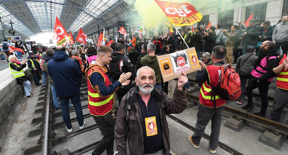 New protests in France after forced adoption of pension reform