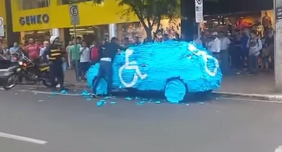 Joven perdió los papeles al encontrar su auto. (Foto: Rt)