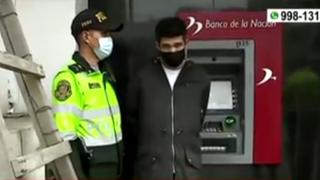 Comas: agentes PNP evitan robo en cajero automático y capturan a dos sujetos | VIDEO