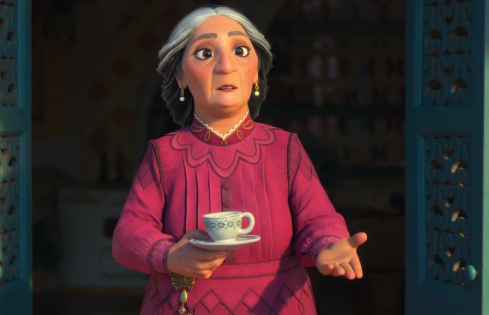 Madrigal grandmother with a cup of coffee.  (Photo: Screenshot)