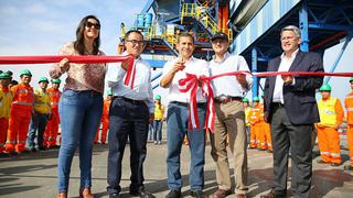Humala inauguró obra en Matarani con gobernadora de Arequipa