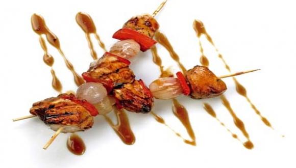 Brochetas de pollo teriyaki