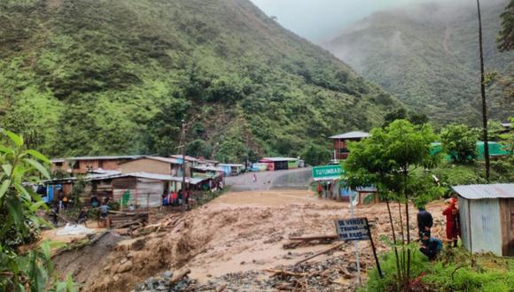 Esta fue la situación en Tutumbaro, centro poblado en el distrito de Sivia, provincia de Huanta, Ayacucho, donde un huaico arrasó parte de la carretera el jueves 17 de enero. (Foto: Jorge Quispe)