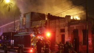 Cercado de Lima: incendio consumió almacén de reciclaje esta madrugada | FOTOS