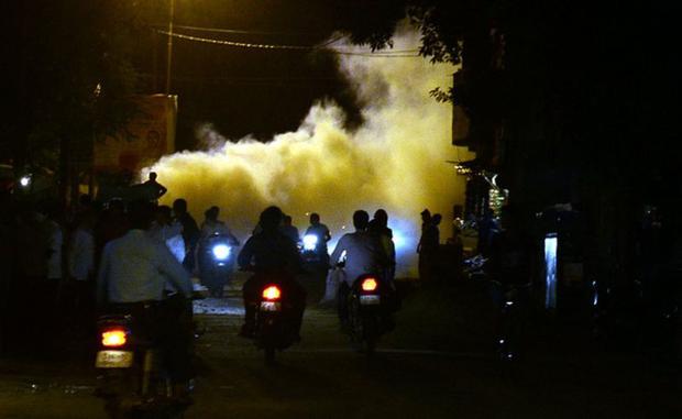 Smoking to prevent mosquitoes in Allahabad.  (Getty Images)