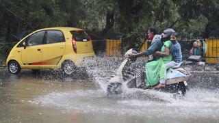 Fuertes lluvias azotan a ciudades en India, dejan al menos 35 muertos
